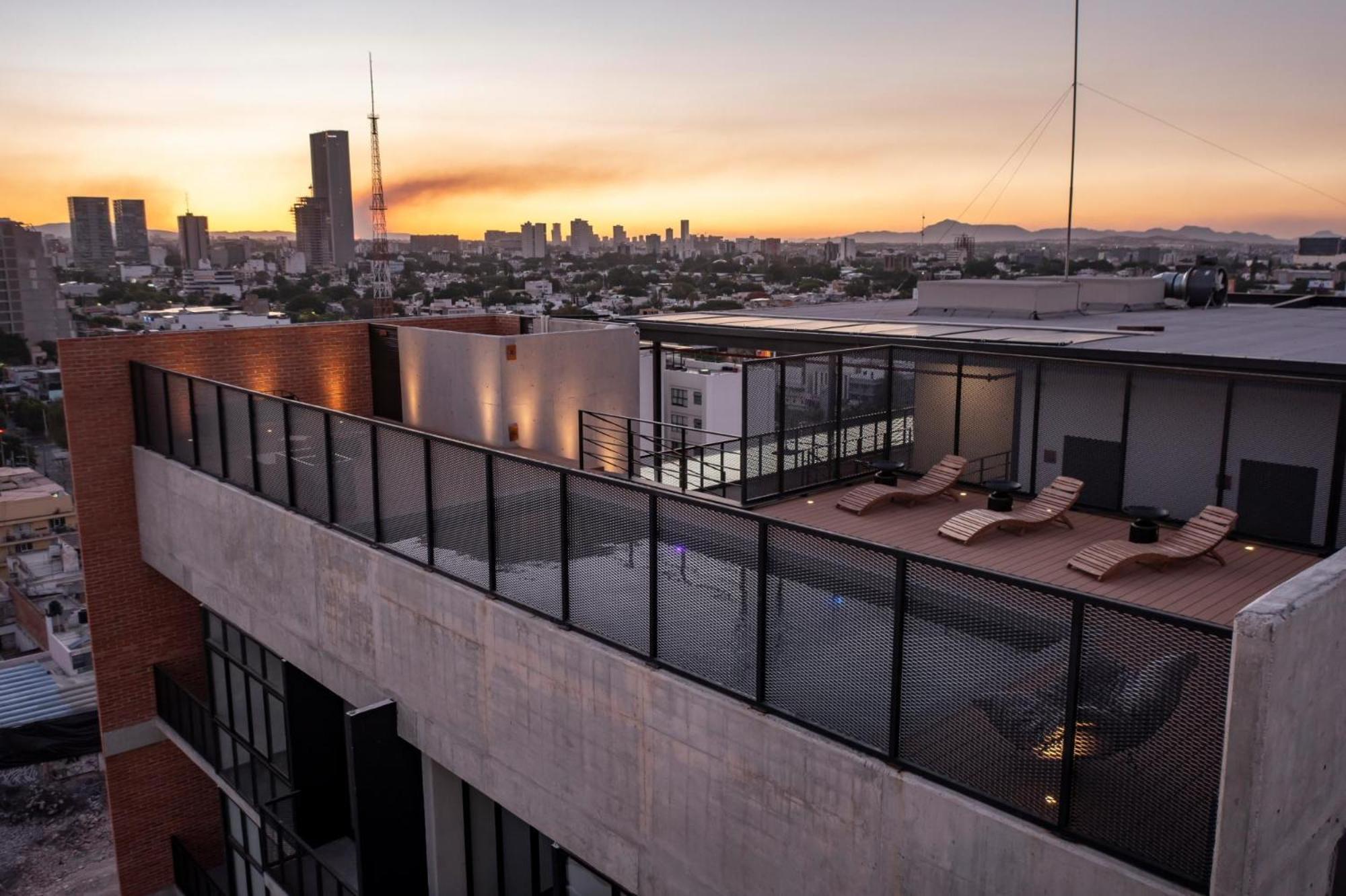 Loft In The Heart Of Americana, Have An Artsy Stay Γκουανταλαχάρα Εξωτερικό φωτογραφία